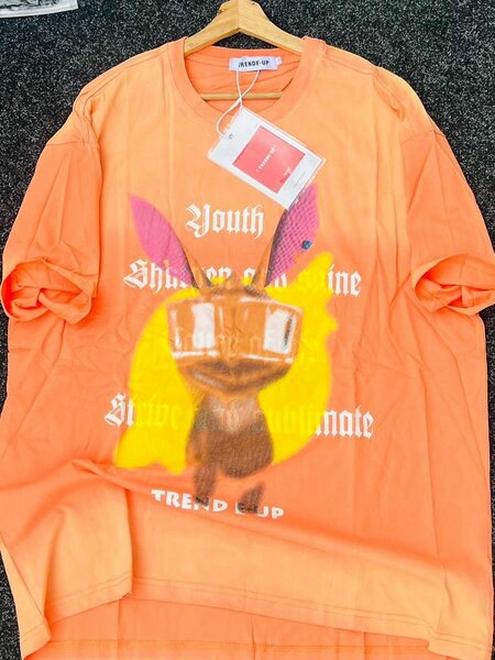 T-shirt orange graphique pour homme