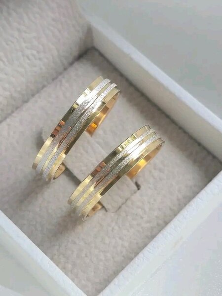 Boucles d'oreilles créoles en or