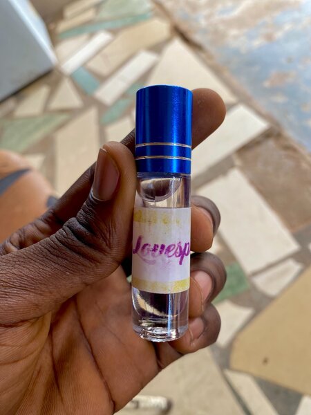 Oil perfume