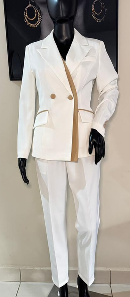 costume femme blanc avec empiècements beiges