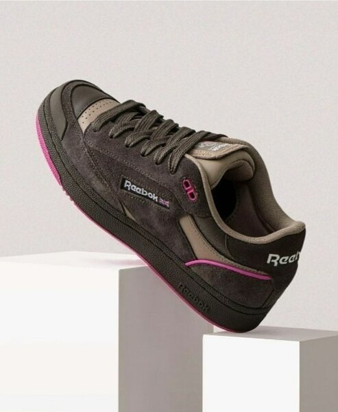 Reebok Sneakers