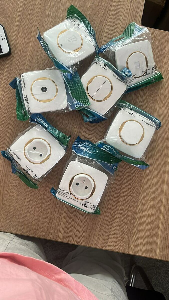 5 Prise murale ronde élégante