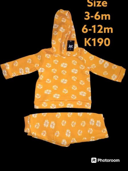 Children's sweatshirt and trousers suit for little girls