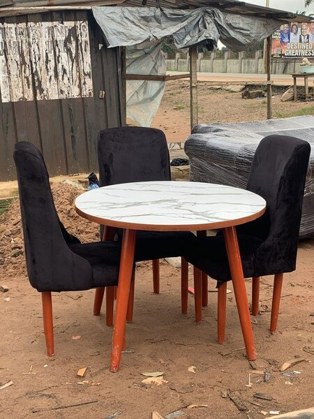 Ensemble table et chaises salle à manger