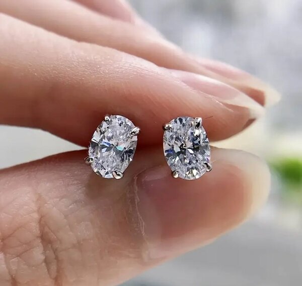 Очень красивые серьги очень красиво переливаются