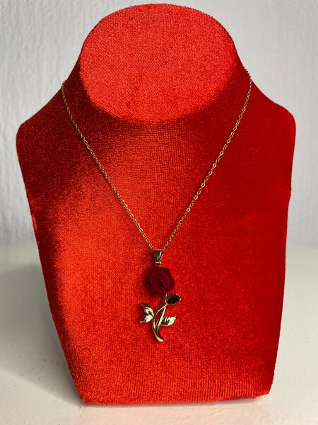 Colliers avec pendentifs floraux