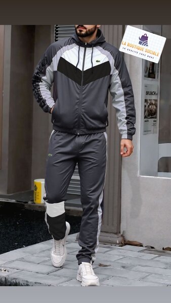 Ensemble de survêtement moderne