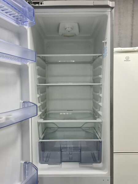 Réfrigérateur encastrable blanc