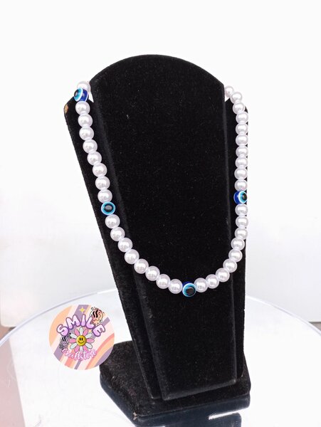 Blue eye pearl necklace