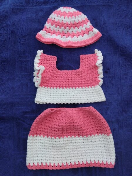 Set crochet bébé rose et blanc