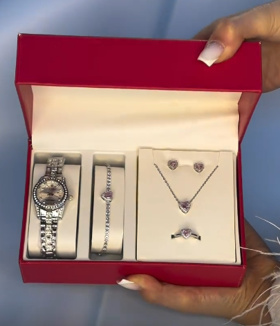 в наборе: Часы, Браслет, Кольцо, Серьги, Цепочка Pandora