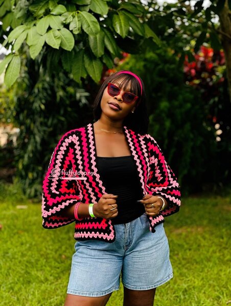 Cardigan en crochet rétro chic