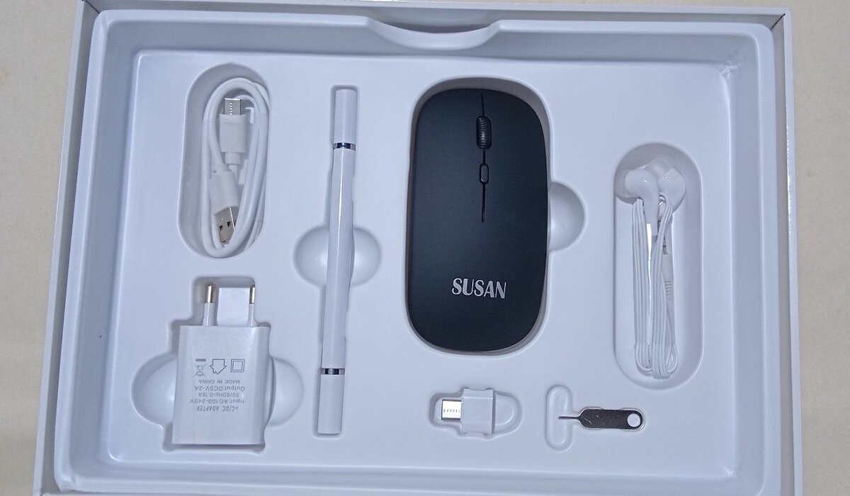 Tablette Neuve avec Accessoires