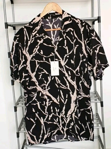 Chemise homme motif branches noir