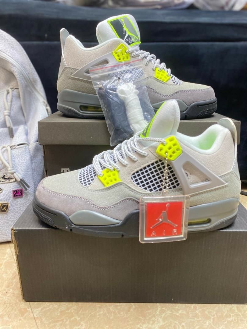 Jordan 4