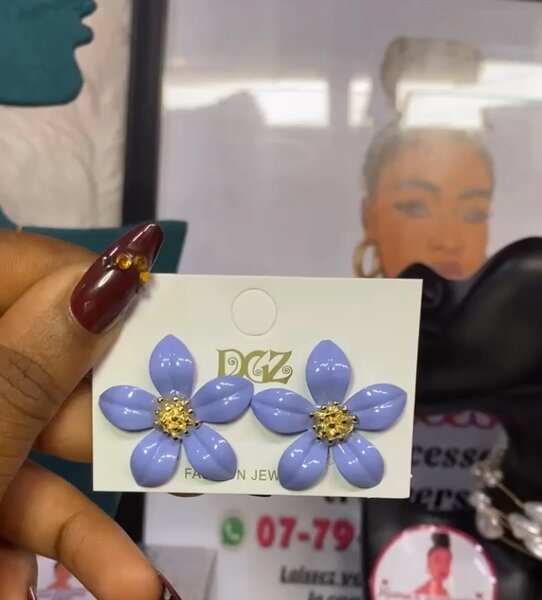 Boucles d'oreilles fleurs émail