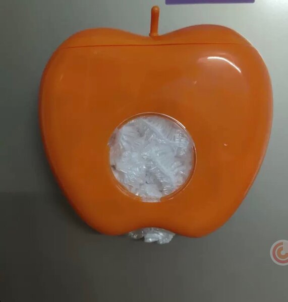 100pcs Food covers plus the  dispenser