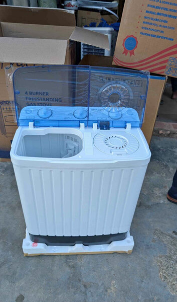 Mini machine à laver et essoreuse