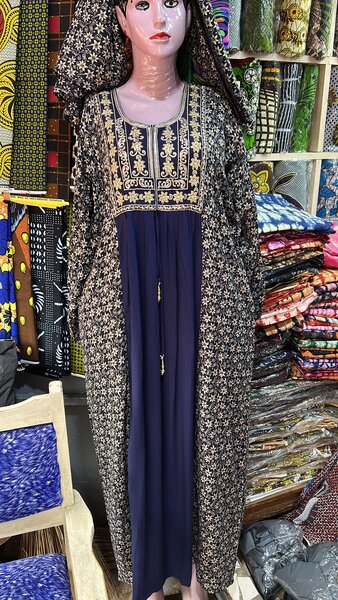 Robe caftan brodée élégante
