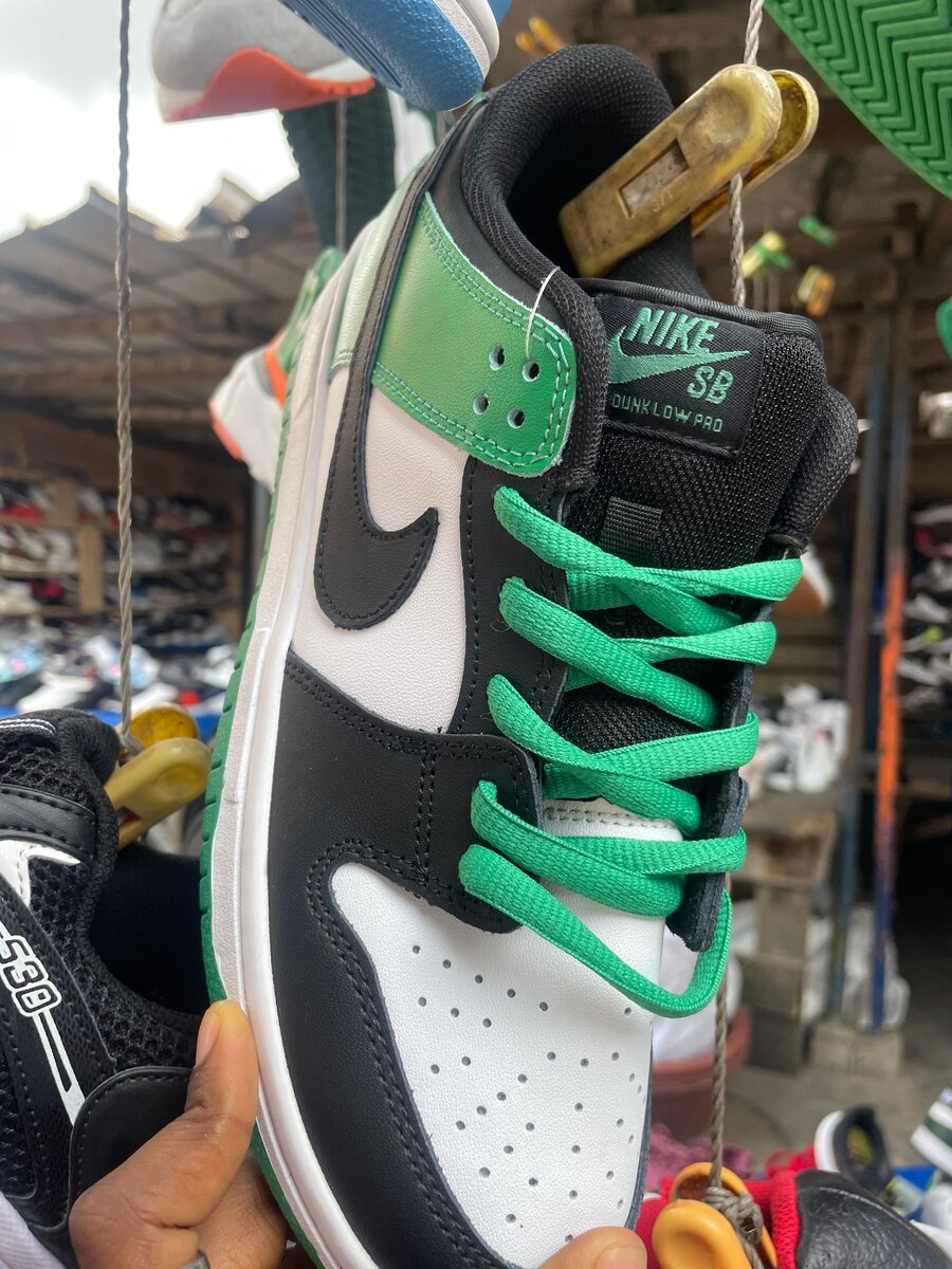 Nike SB Dunk Low Sneakers