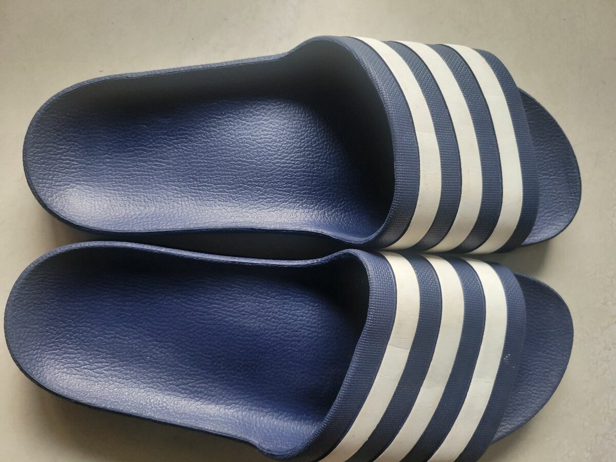 Claquettes Adidas unisexes