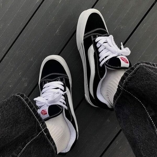 Chaussures Vans Old Skool noir et blanc