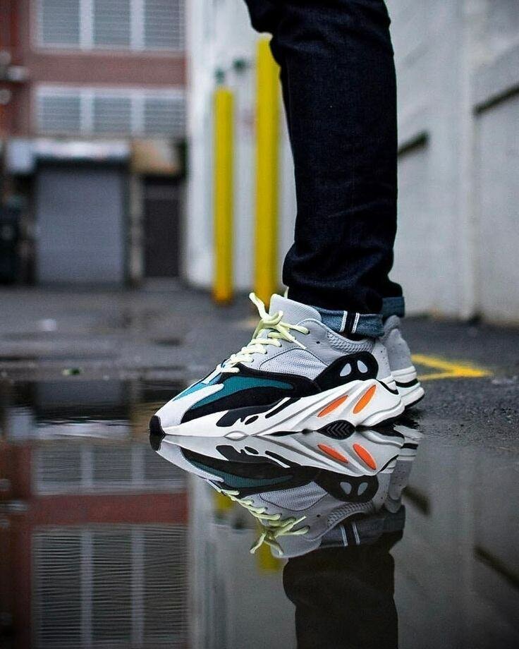 Yeezy 700 couleur classique