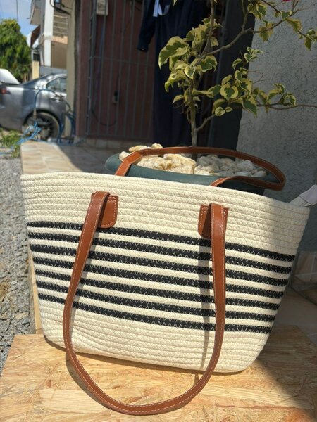 Sac fourre-tout en paille élégant