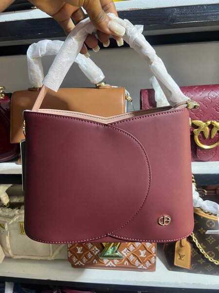 Sac à main élégant en cuir