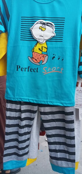 Sweatshirt and pants set