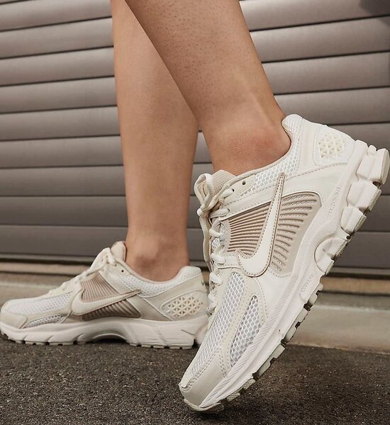 Baskets blanches confortables