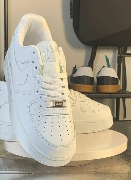 Chaussures Nike Air Force 1 blanches