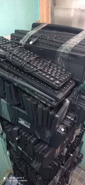 CLAVIERS D'ORIGINE FRANÇAISE ET SOURIS