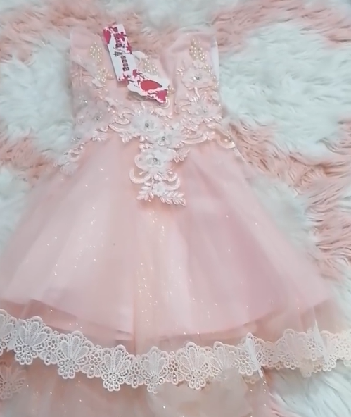 Habillez-vous pour une fille jusqu'à 8 ans