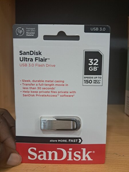 SanDisk ultra flair USB 3.0 flash drive 32gb