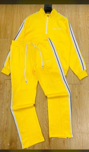 Survêtement à bandes contrastées