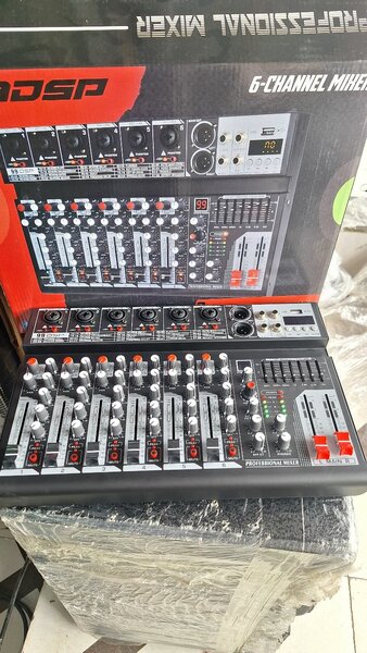 Table de mixage 6 canaux