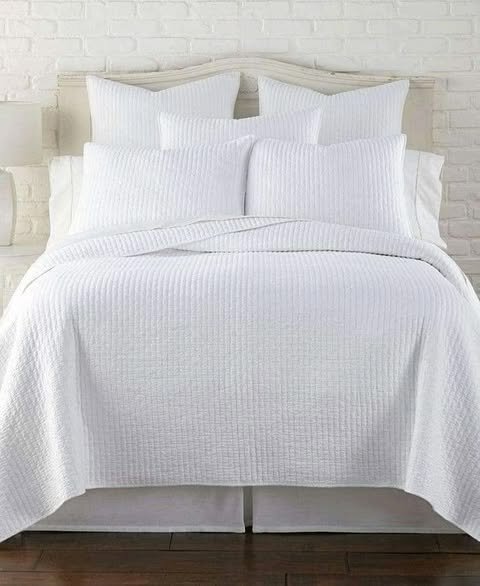 white bedding set