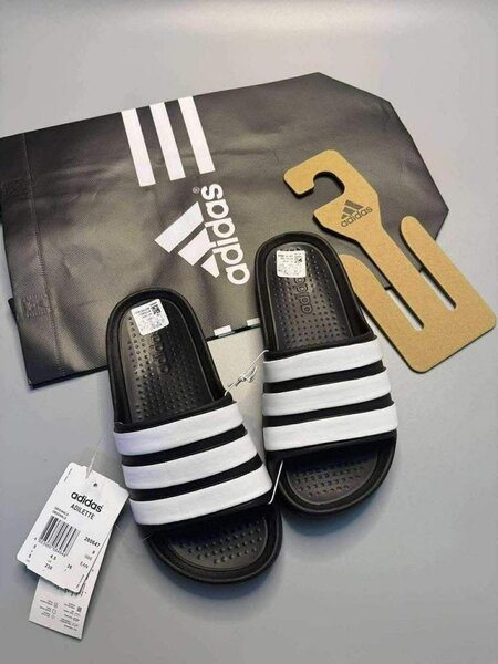 Claquettes confortables Adidas