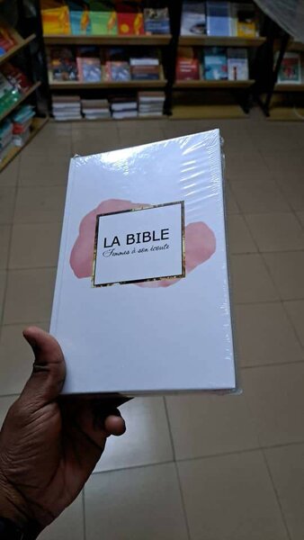 Bible rigide pour femme