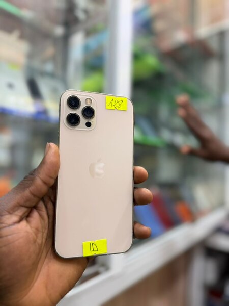 iPhone 12 Pro sans id