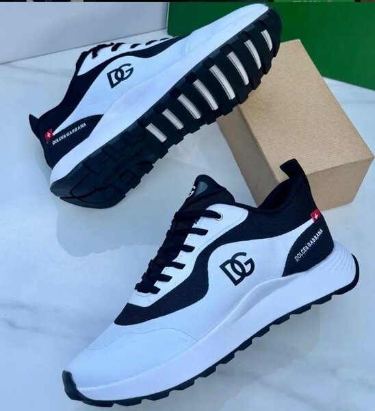 Baskets de sport modernes