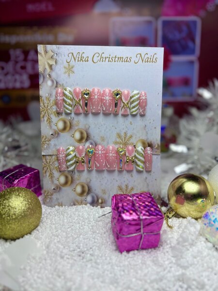 Ongles de Noël Nika