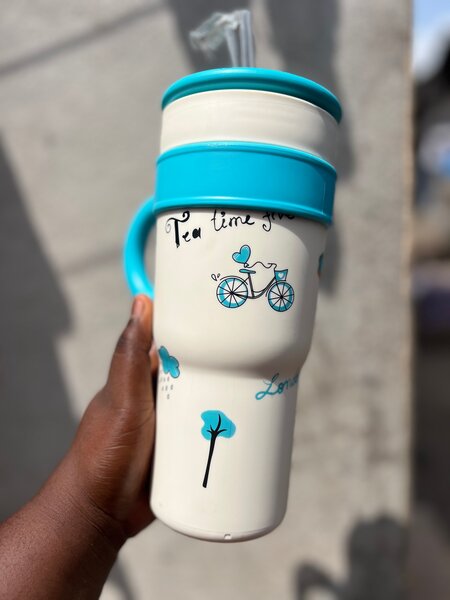 Mug thermique à vélo illustration