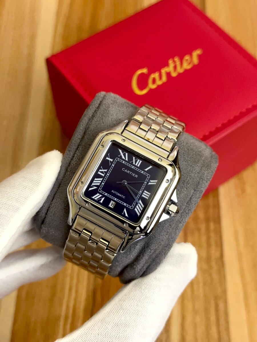 Montre élégante Cartier
