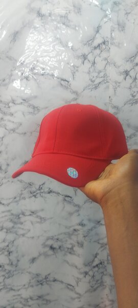Casquette rouge homme