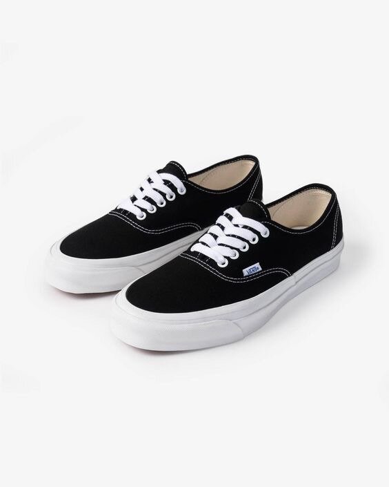 Baskets en toile noires hommes