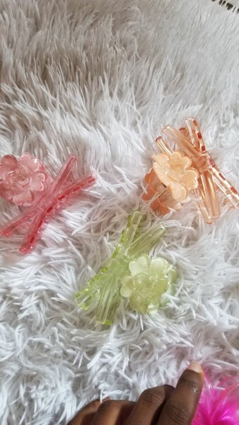 Pinces à cheveux fleuries