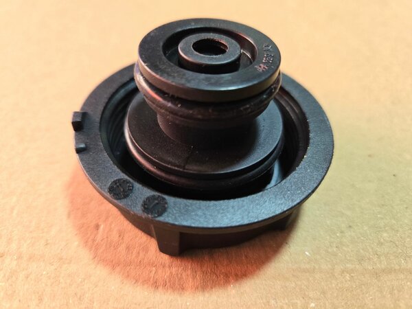 Крышка расширитьельного бочка 3M5H-8100-AD