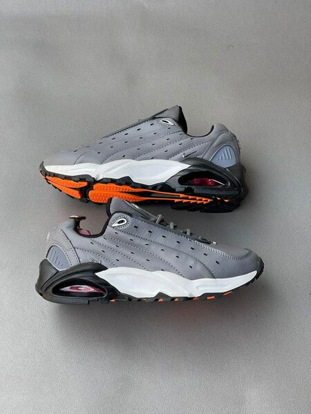 Chaussures de marche et  de sport basket